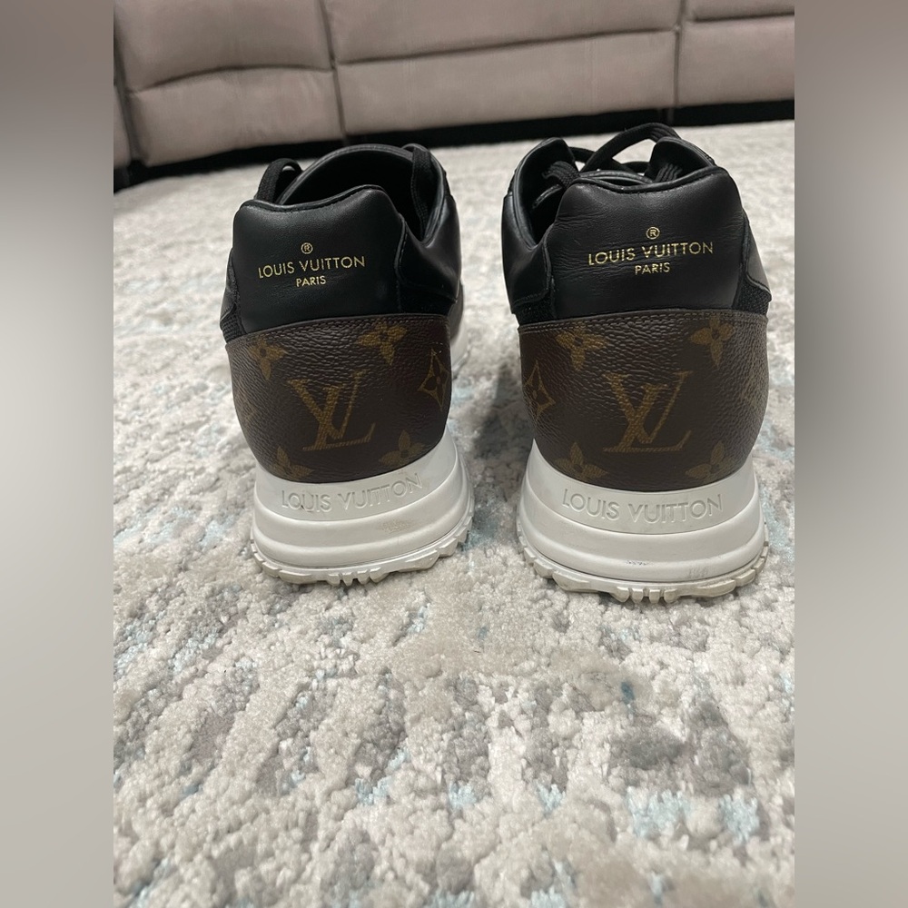 LOUIS VUITTON 
Monogram Mens Run Away Sneaker 1A80PV Black - Picture 16 of 16
